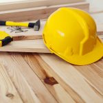 Il casco nei cantieri edili: un obbligo sempre e comunque, confermato dalla Cassazione